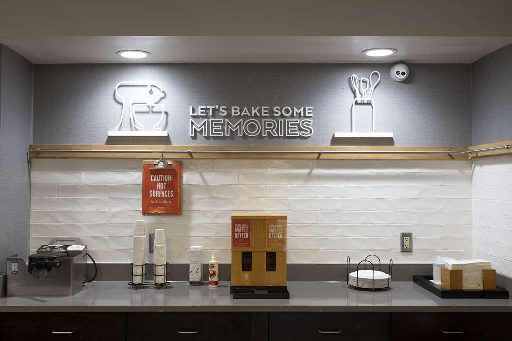 Hampton Inn Kent/Akron Area Restaurant photo